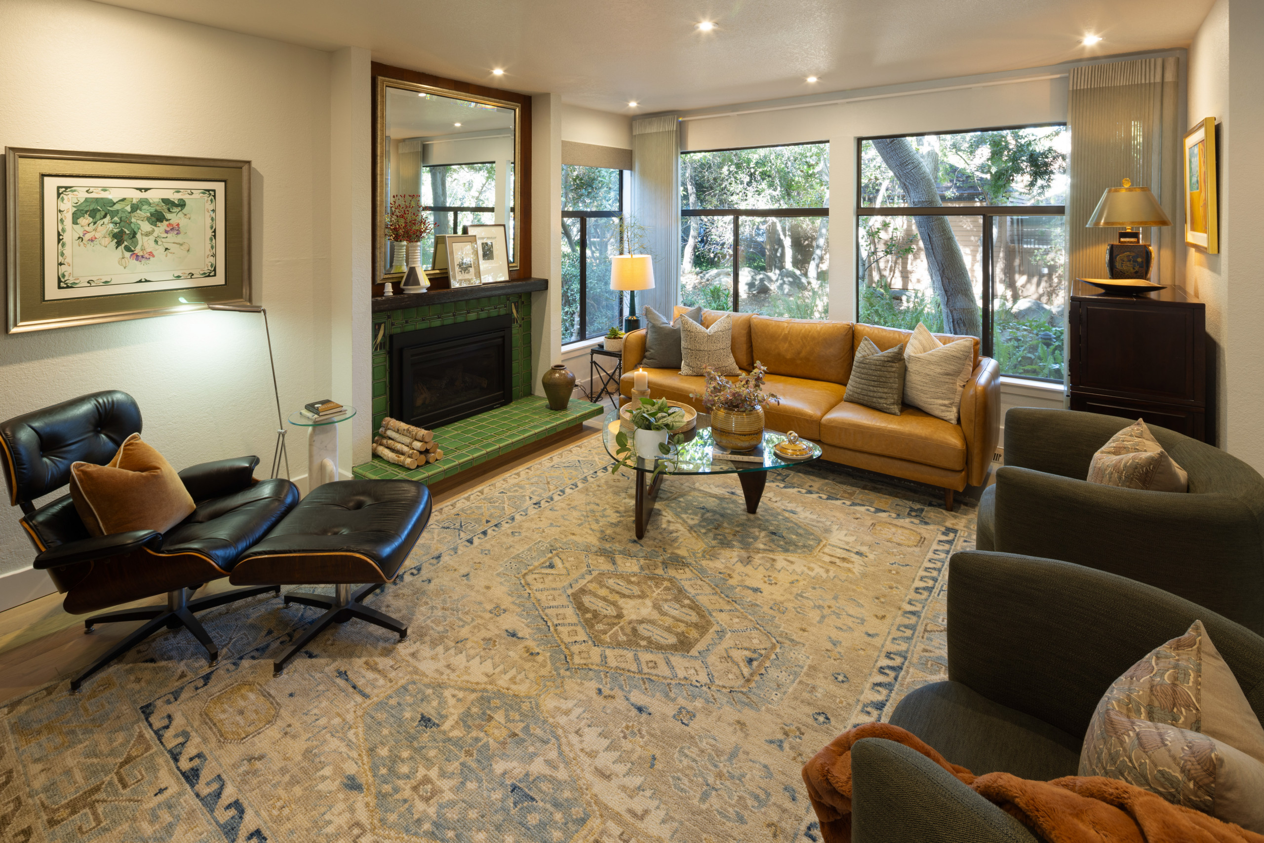 Mid-Century Among the Oaks Condo