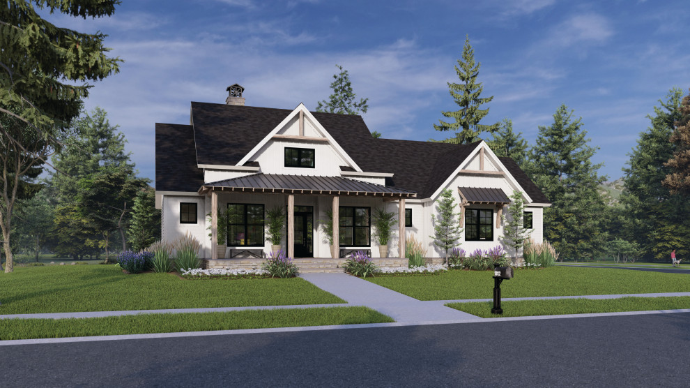 Cette image montre une façade de maison blanche rustique en planches et couvre-joints à un étage avec un toit à deux pans, un toit en shingle et un toit noir.