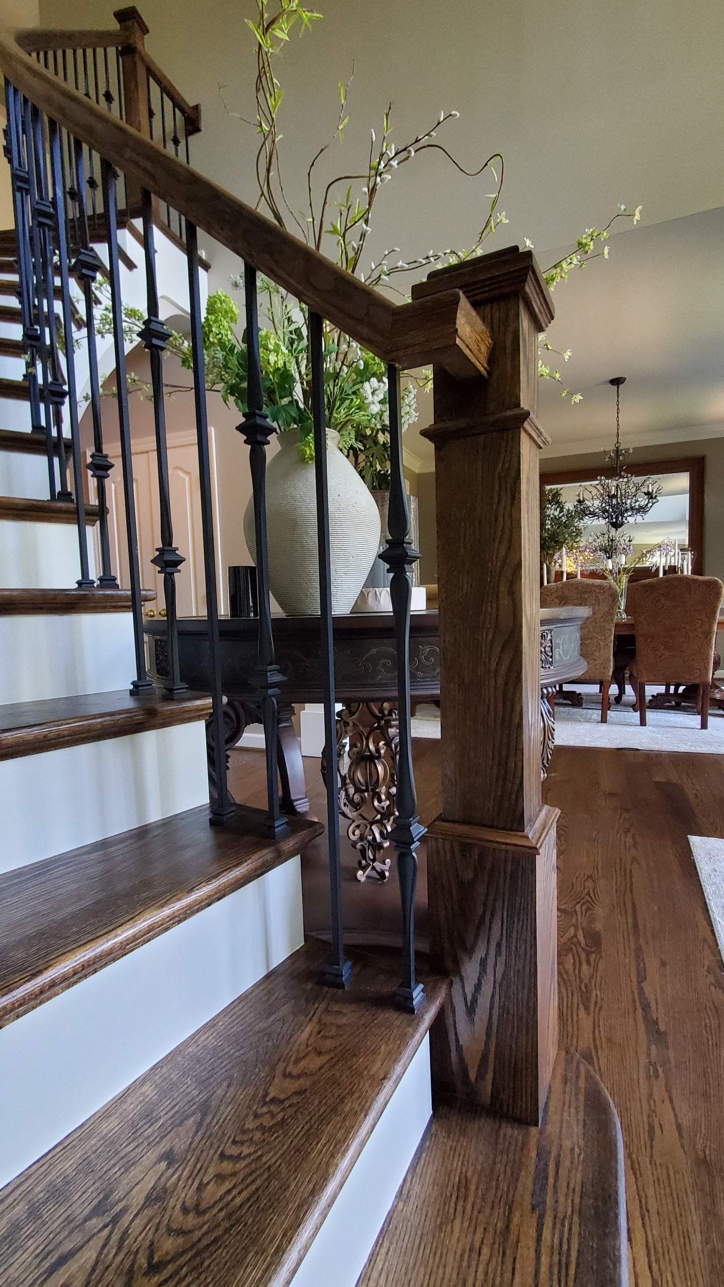 Project #157 | Traditional Curved Foyer Staircase