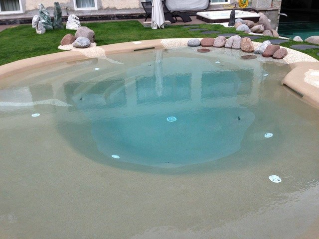 Progettazione e costruzione piscine a Varese, Como e Milano mediterranean-swimming-pool-and-hot-tub