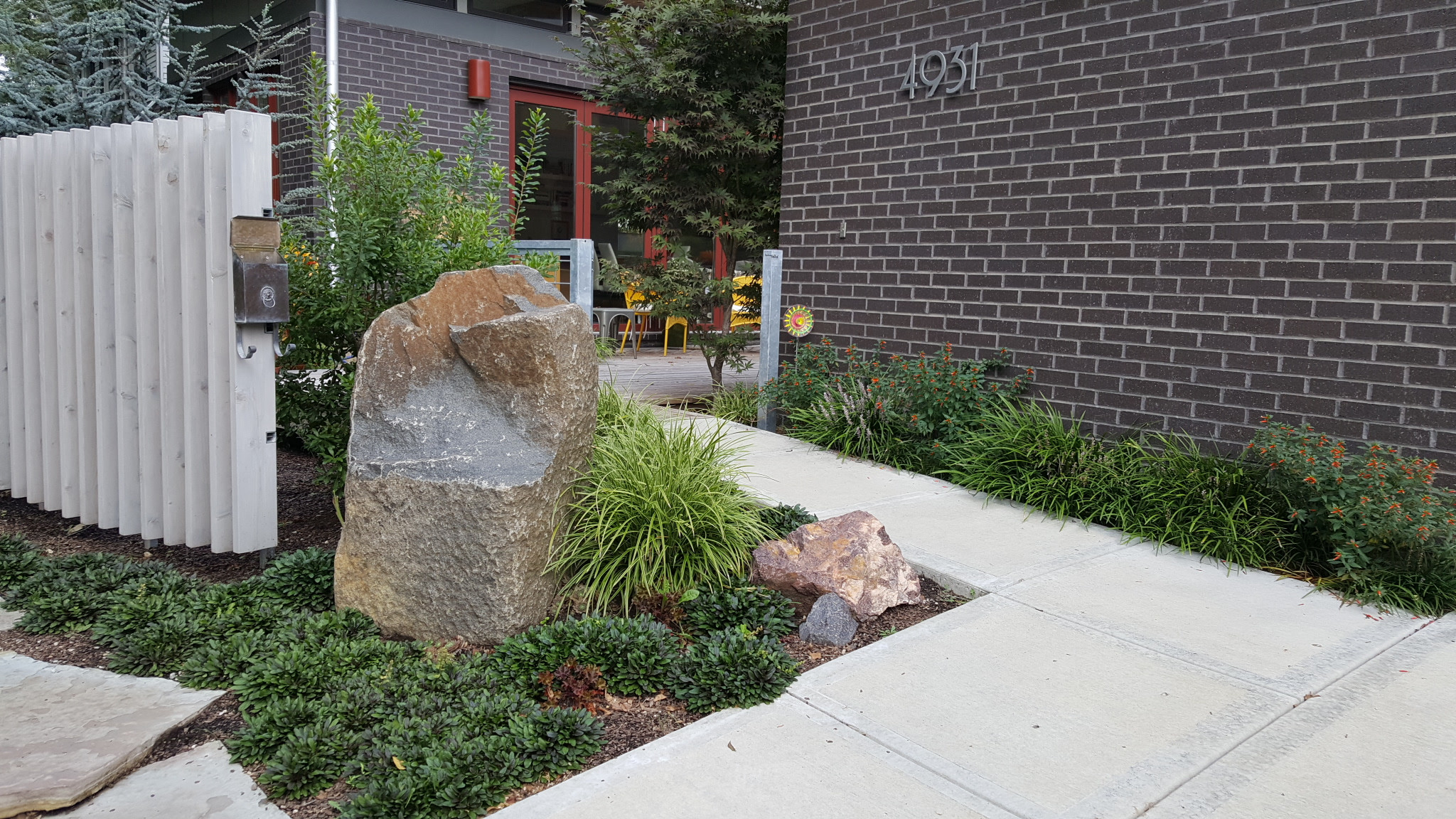 Westwood Contemporary Entry Walk