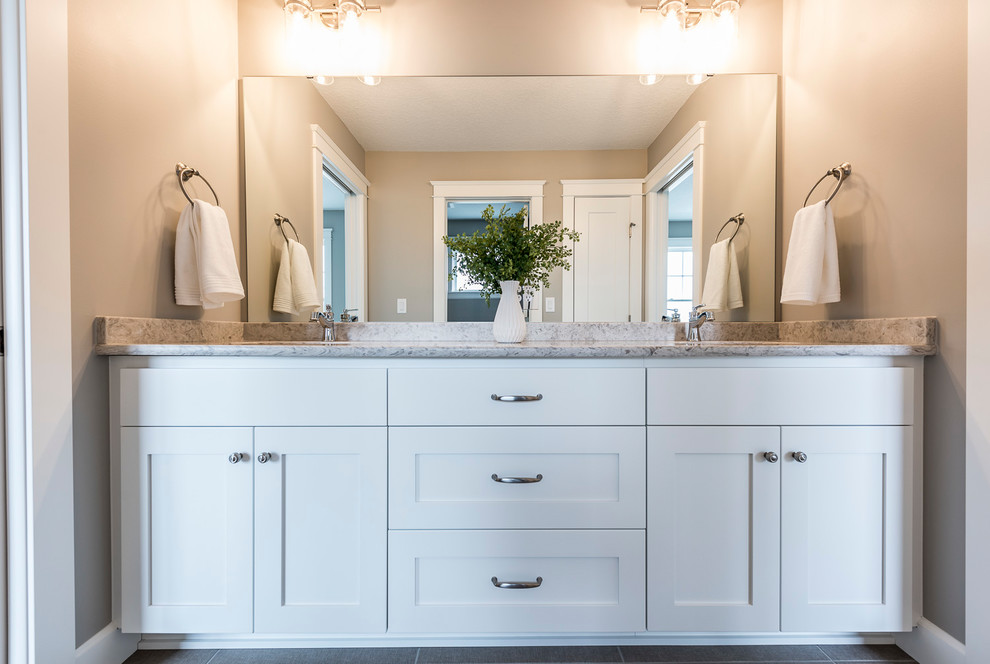 Inspiration for a transitional master bathroom remodel in Minneapolis