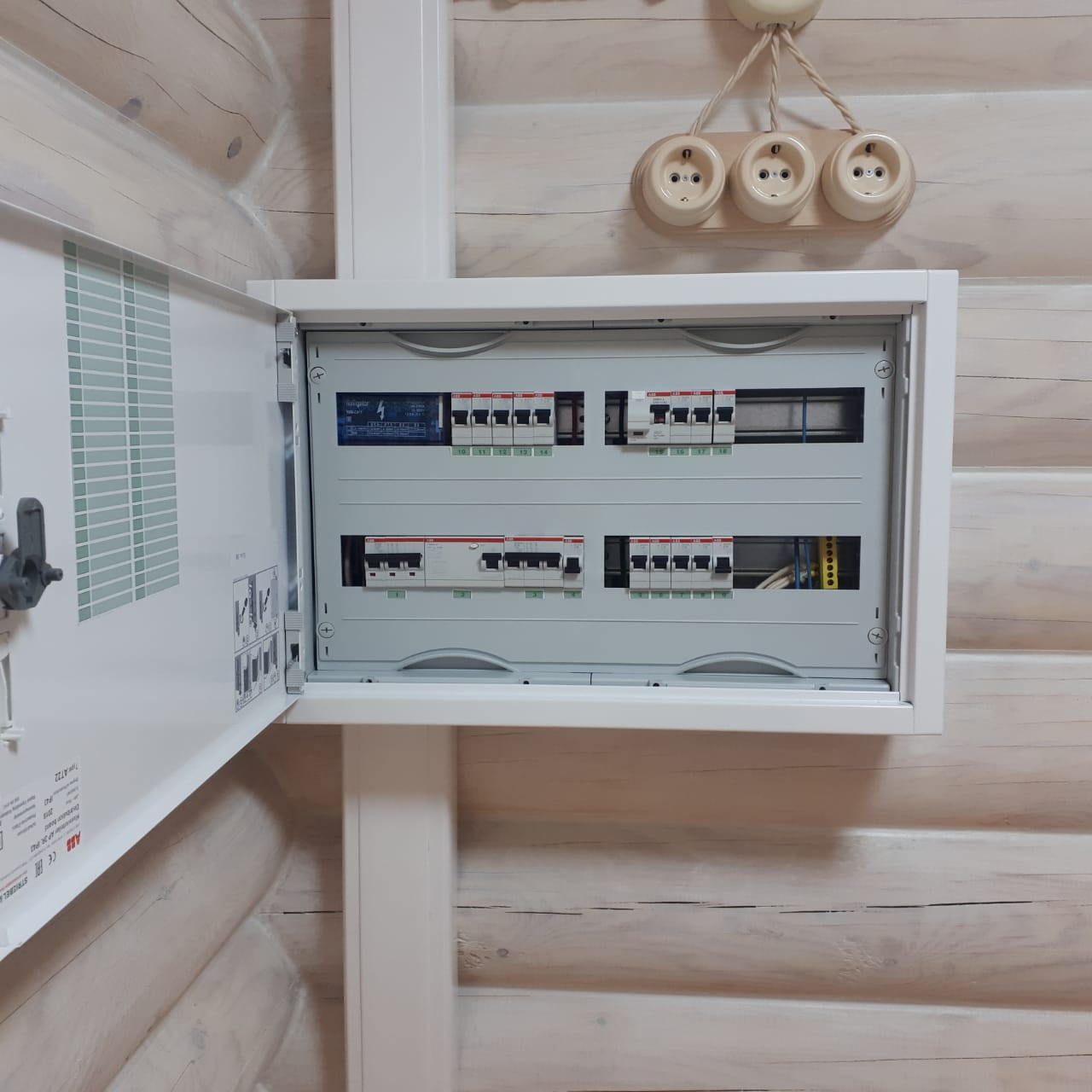 Монтаж электрики в ретро стиле