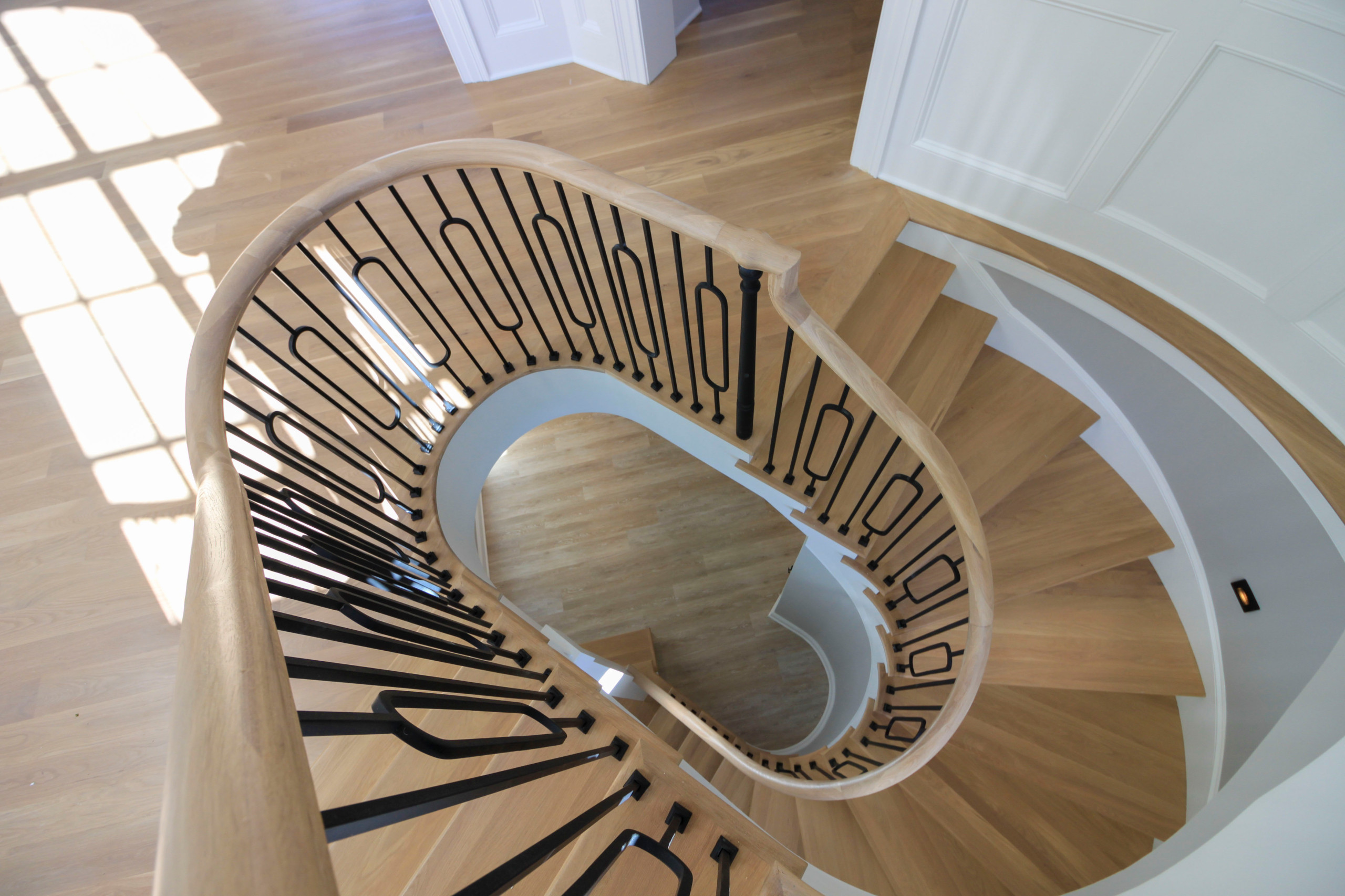 95_Remarkable and elegant floating elliptical staircase, McLean, VA 22101