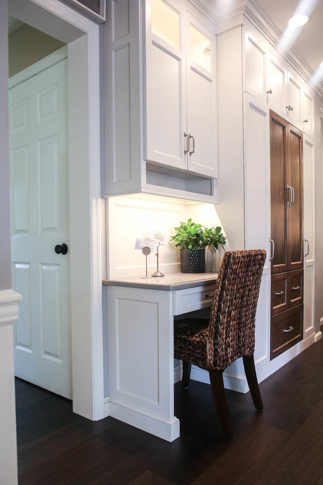 Home design - transitional home design idea