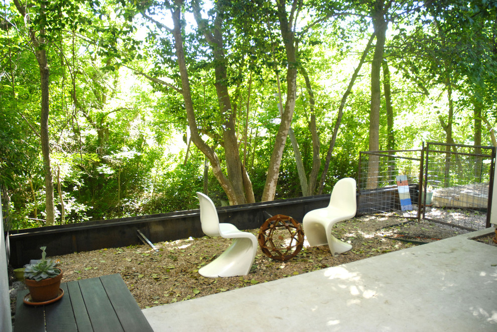 This is an example of a modern garden in Austin.