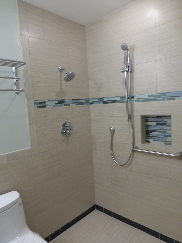 Traditional Bathroom 2