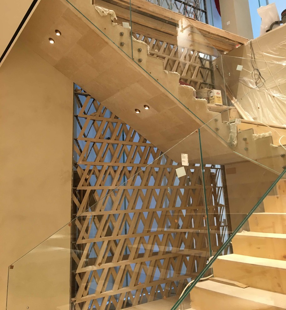 Стена Louis Vuitton