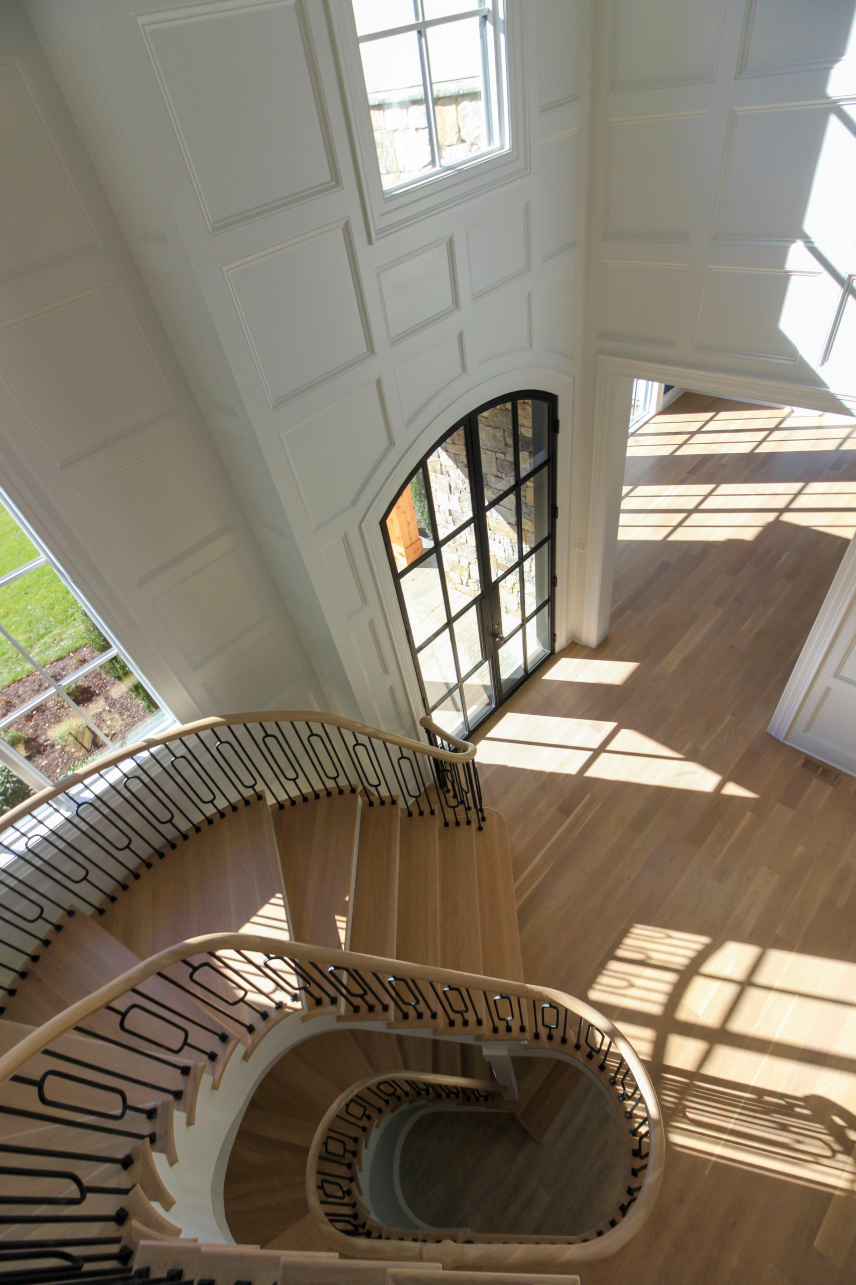 95_Remarkable and elegant floating elliptical staircase, McLean, VA 22101