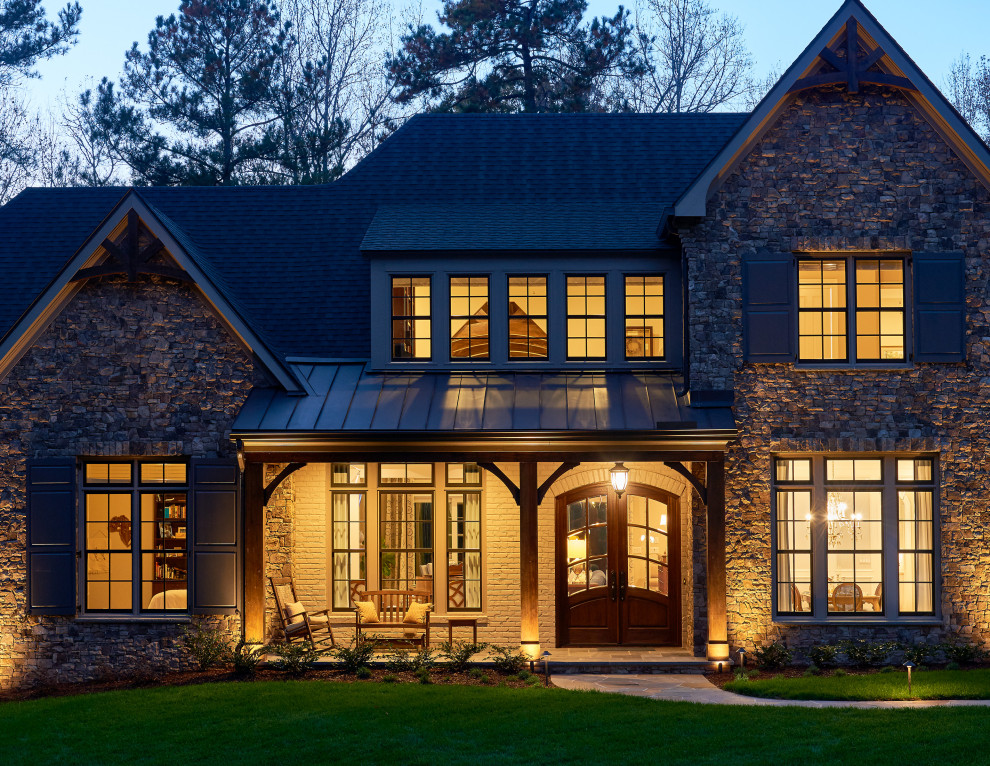 Transitional home design in Raleigh.