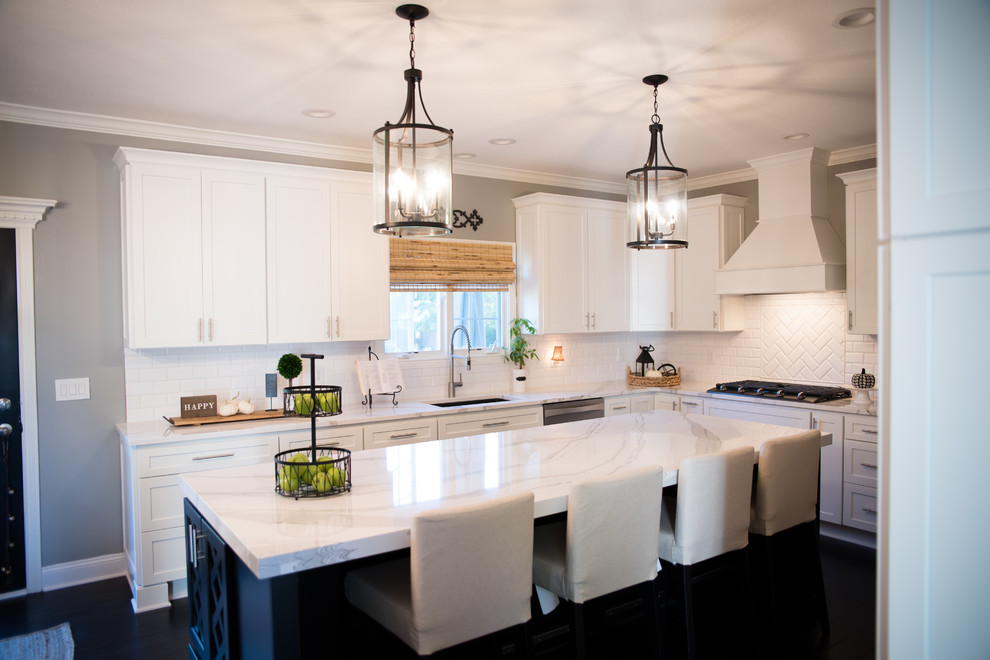 Transitional kitchen photo in Indianapolis