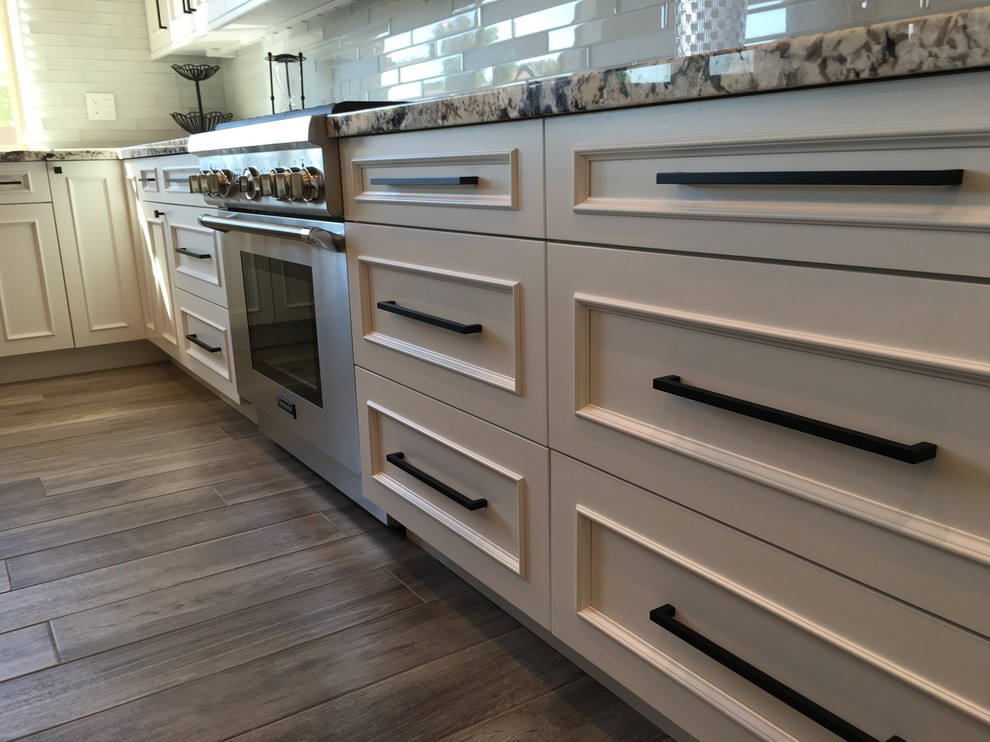 Inspiration for a transitional kitchen remodel in Phoenix