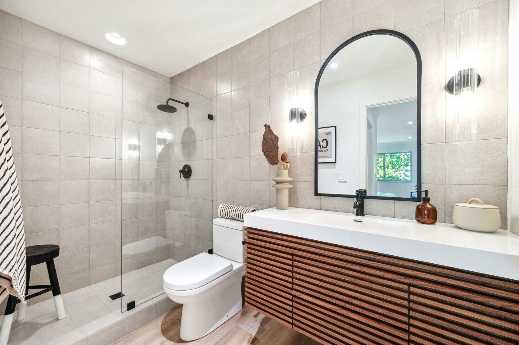 Bathroom - contemporary bathroom idea in San Francisco