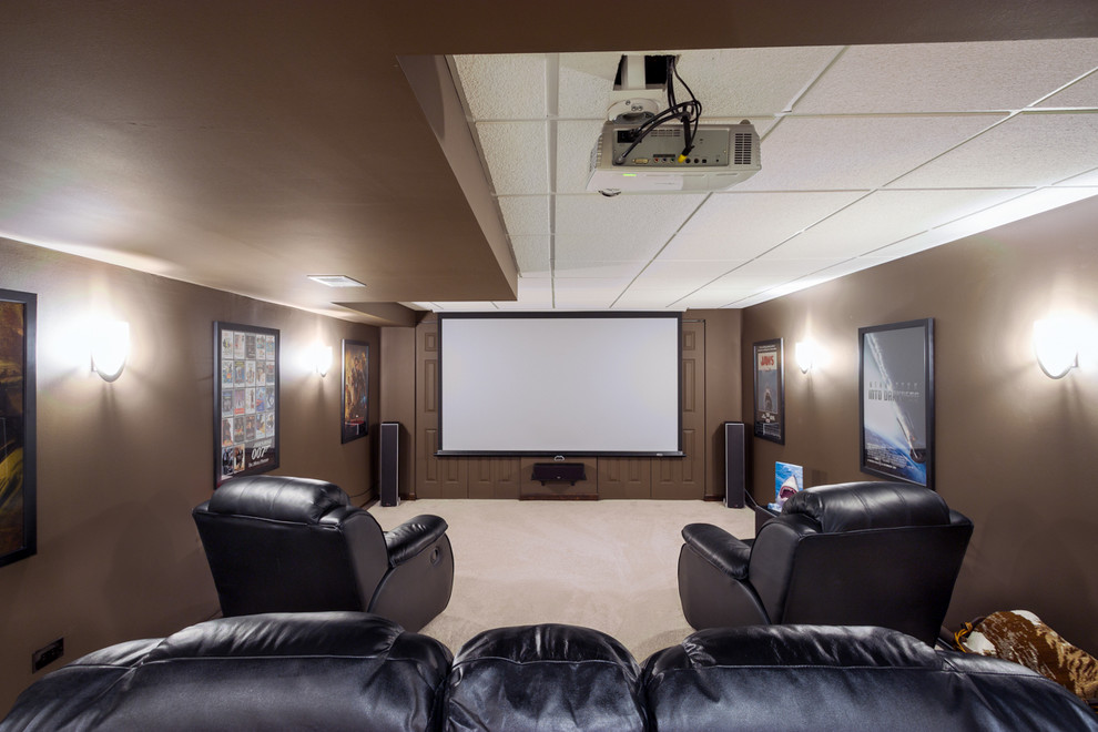 Transitional home theatre in Chicago.