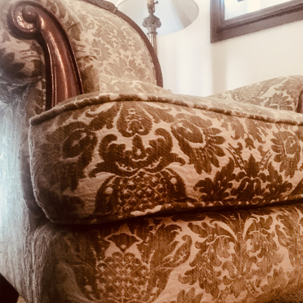 Old Wolrd Living Room Vignettes