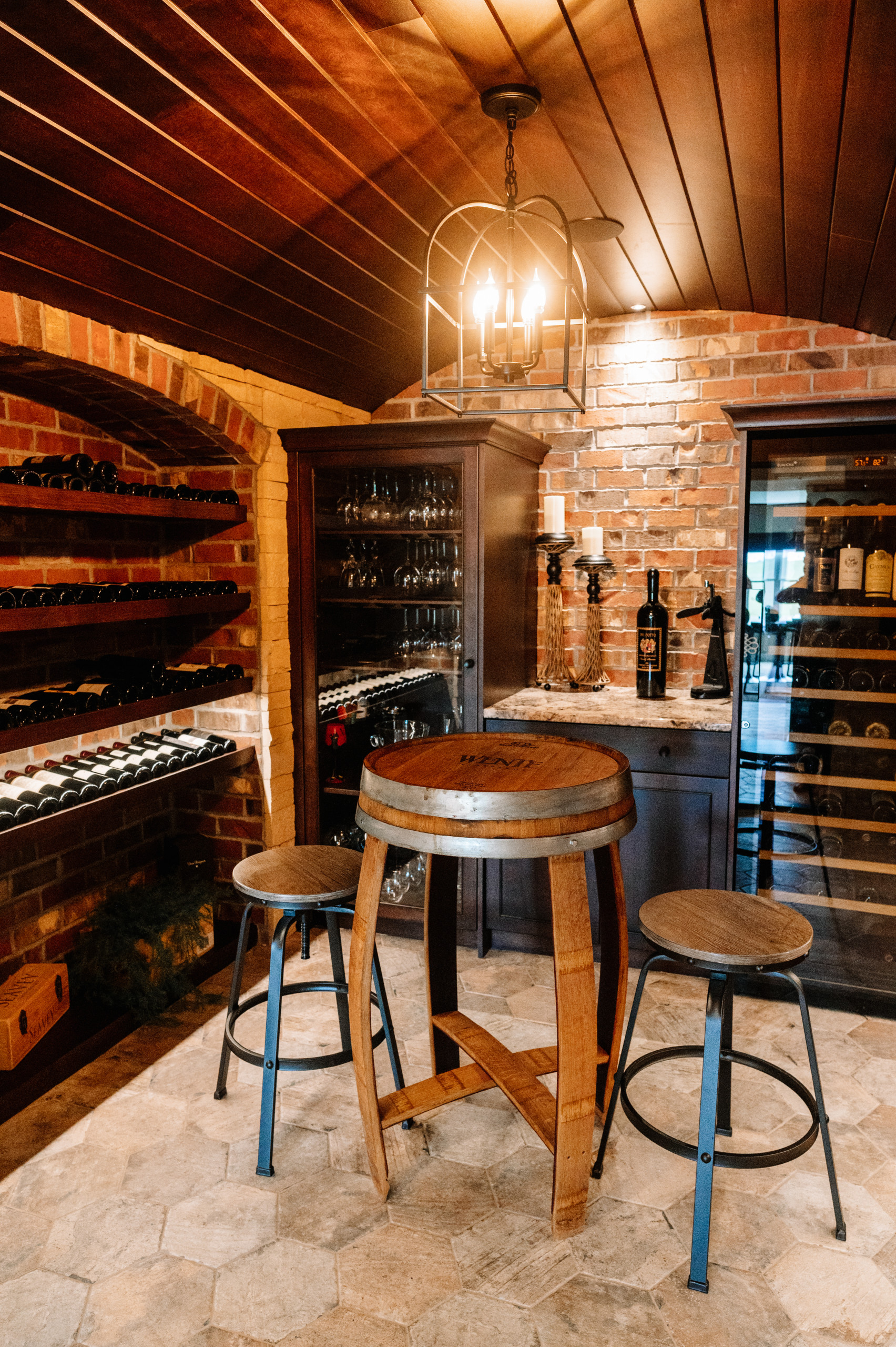 Arredamento con cantine climatizzate su misura