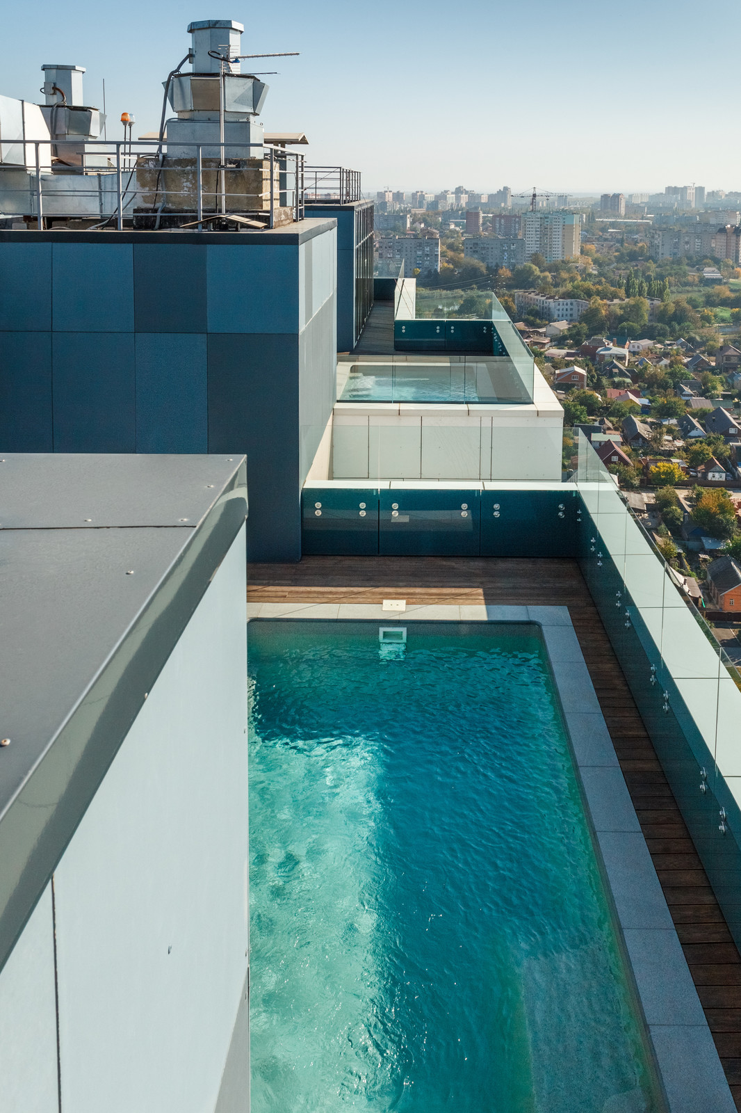 Дом на Онежской, терраса с бассейном на крыше