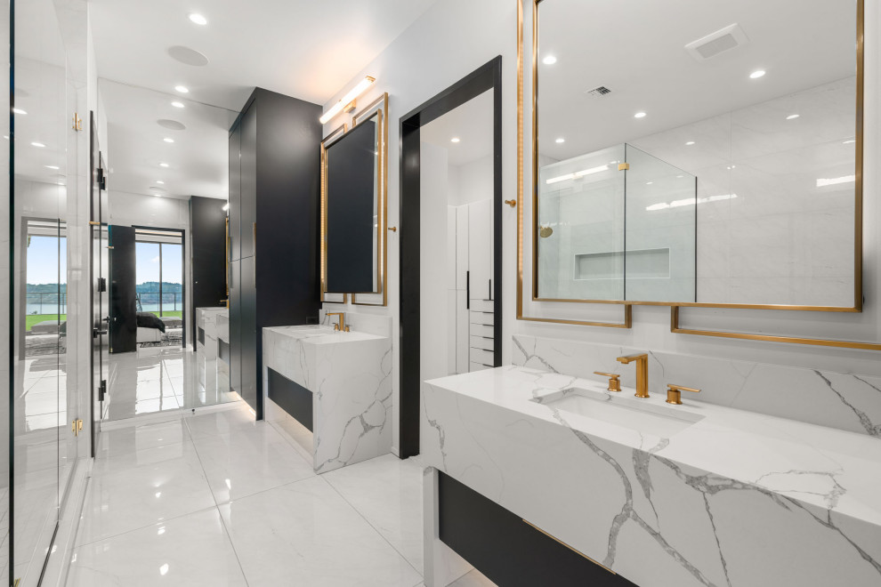 Bathroom - bathroom idea in Seattle