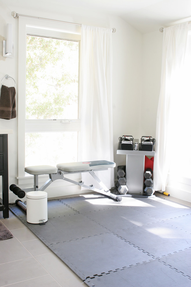 Photo of a modern home gym in San Francisco.