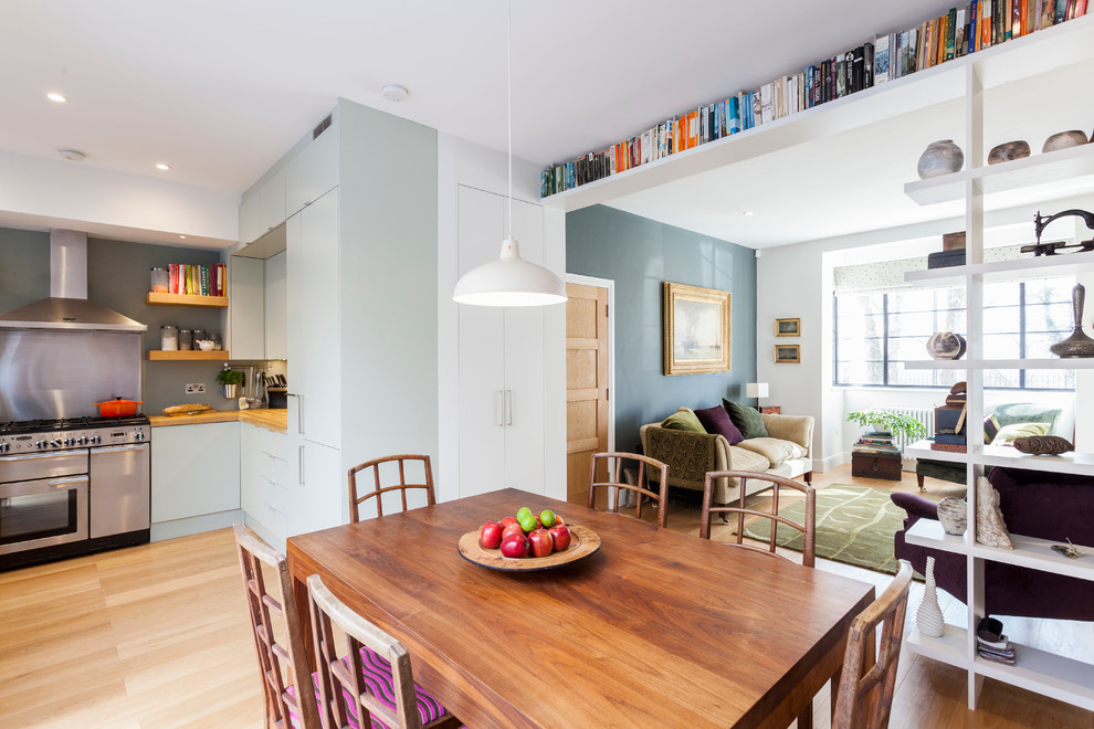 Photo of a contemporary dining room in London.