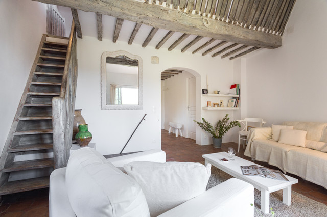 La Maison de KiKi country-living-room