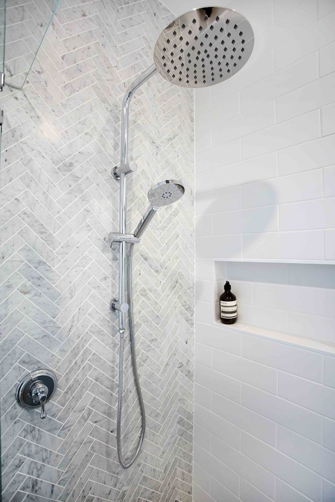 Photo of a mid-sized contemporary bathroom in Melbourne with a corner shower and subway tile.