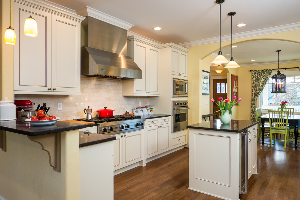 Inspiration for a craftsman kitchen remodel in Seattle