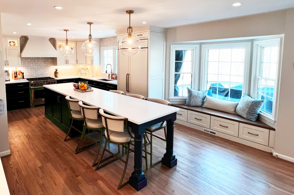Example of a transitional kitchen design in DC Metro