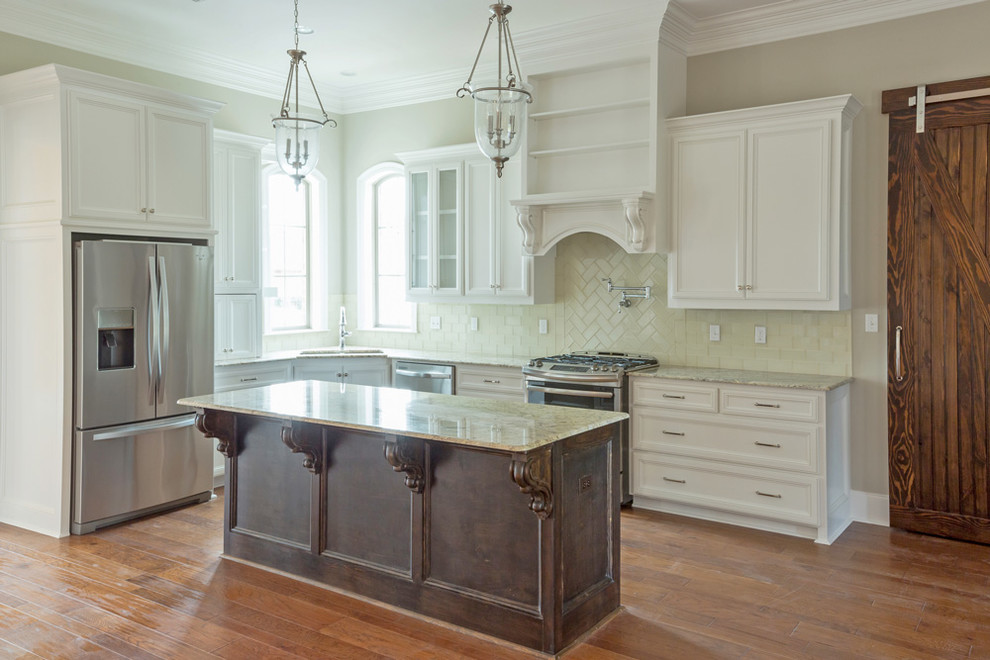 Photo of a contemporary kitchen in New Orleans.