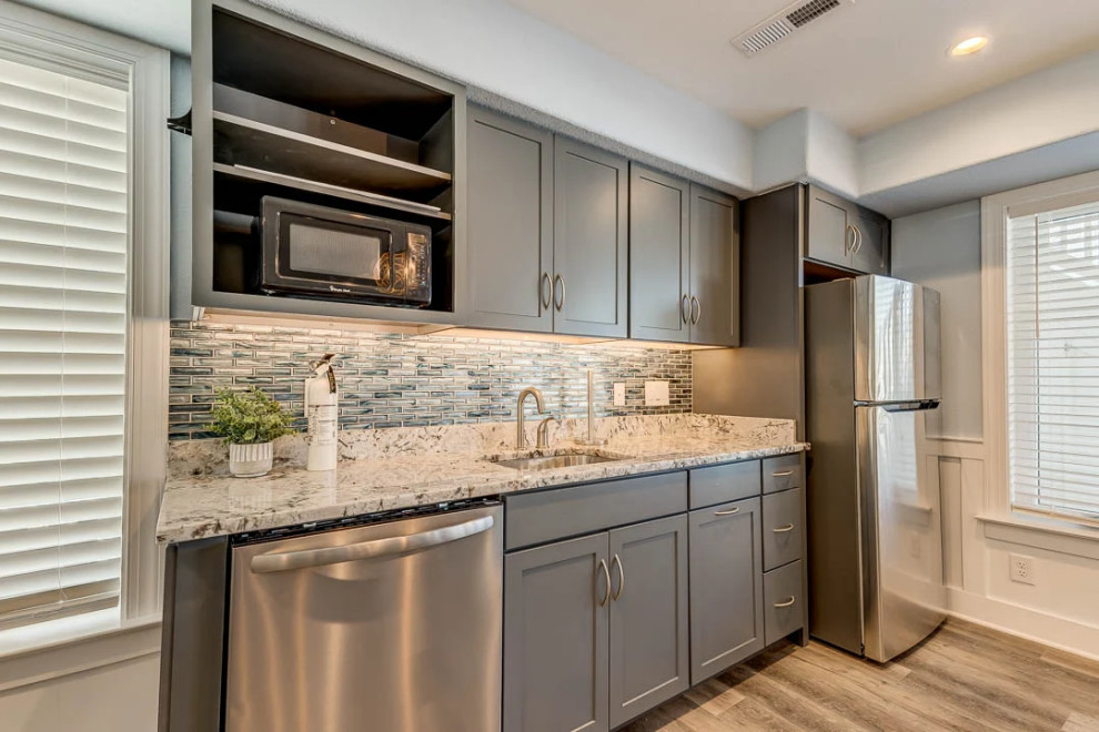 (2021) Great White Shack