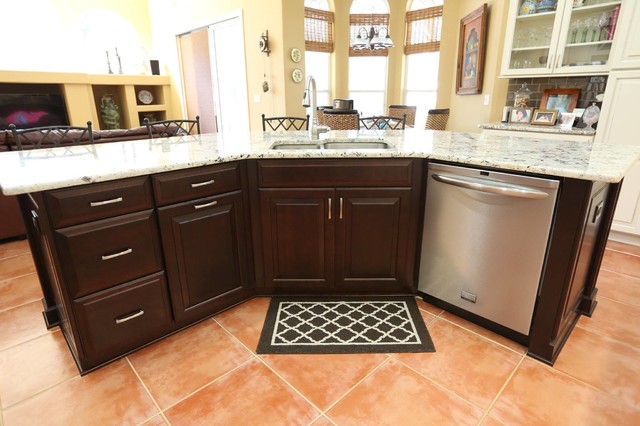 2925 Ashton Terrace kitchen