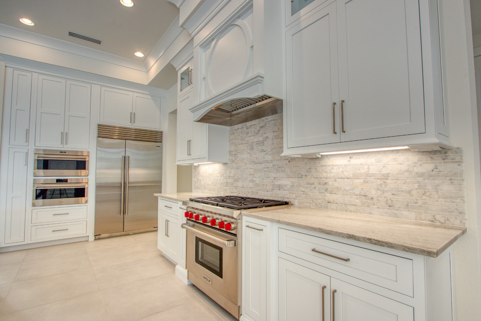 Kitchen - transitional kitchen idea in Miami