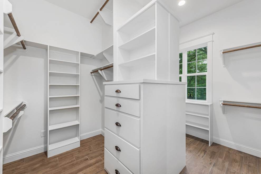 Indian Lakes Farmhouse