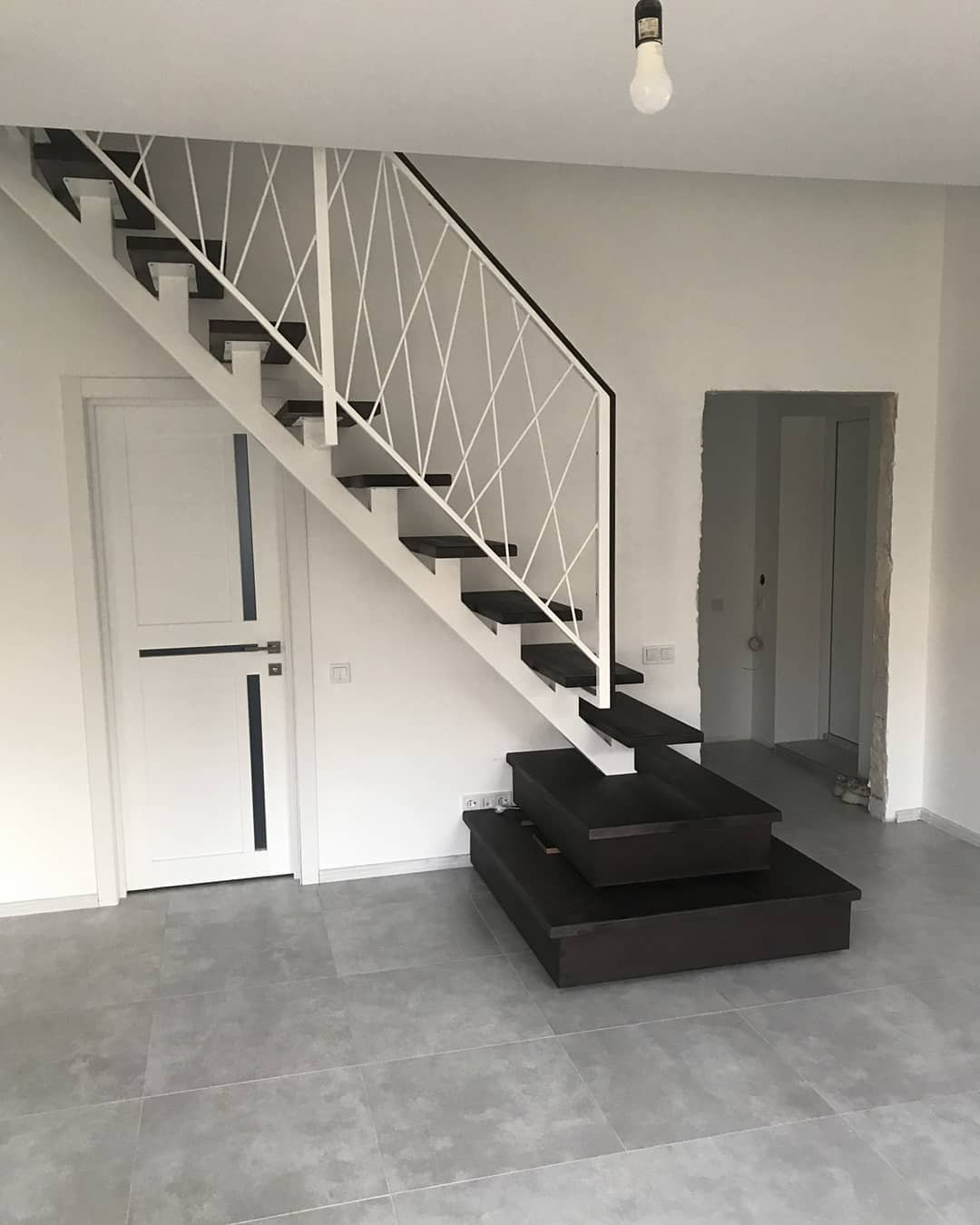 Лестница с открытыми ступенями