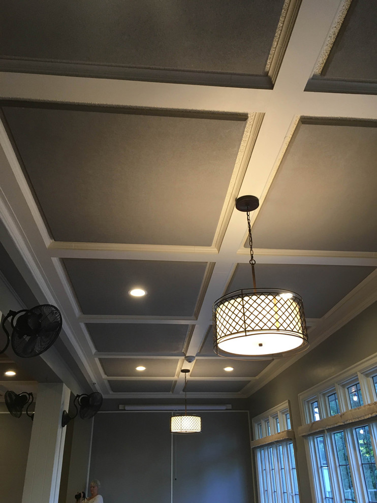 Home design - transitional home design idea in Chicago