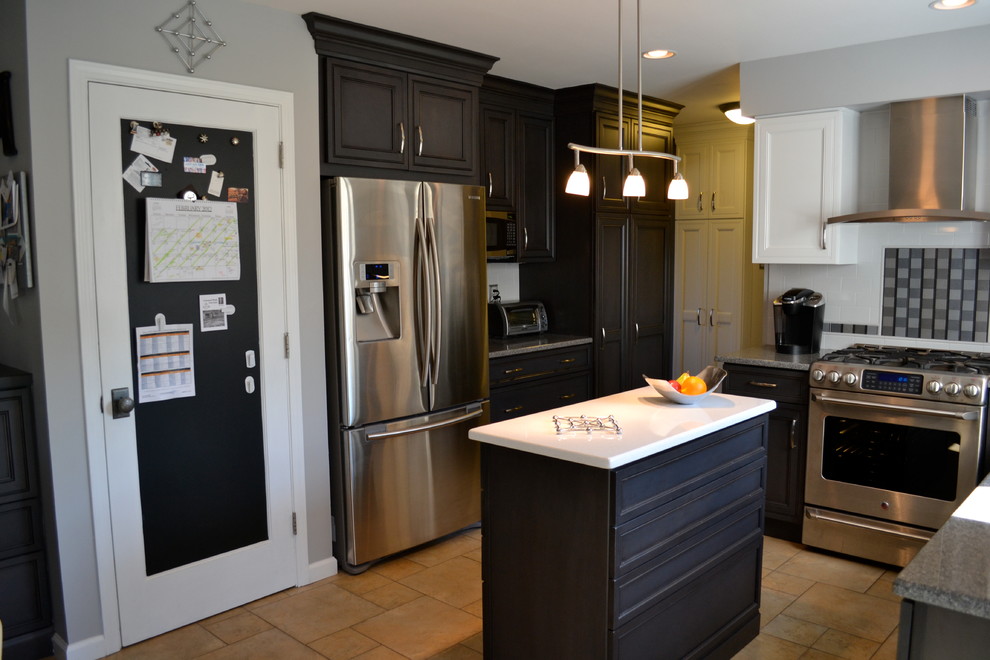 Kitchen - transitional kitchen idea in Baltimore