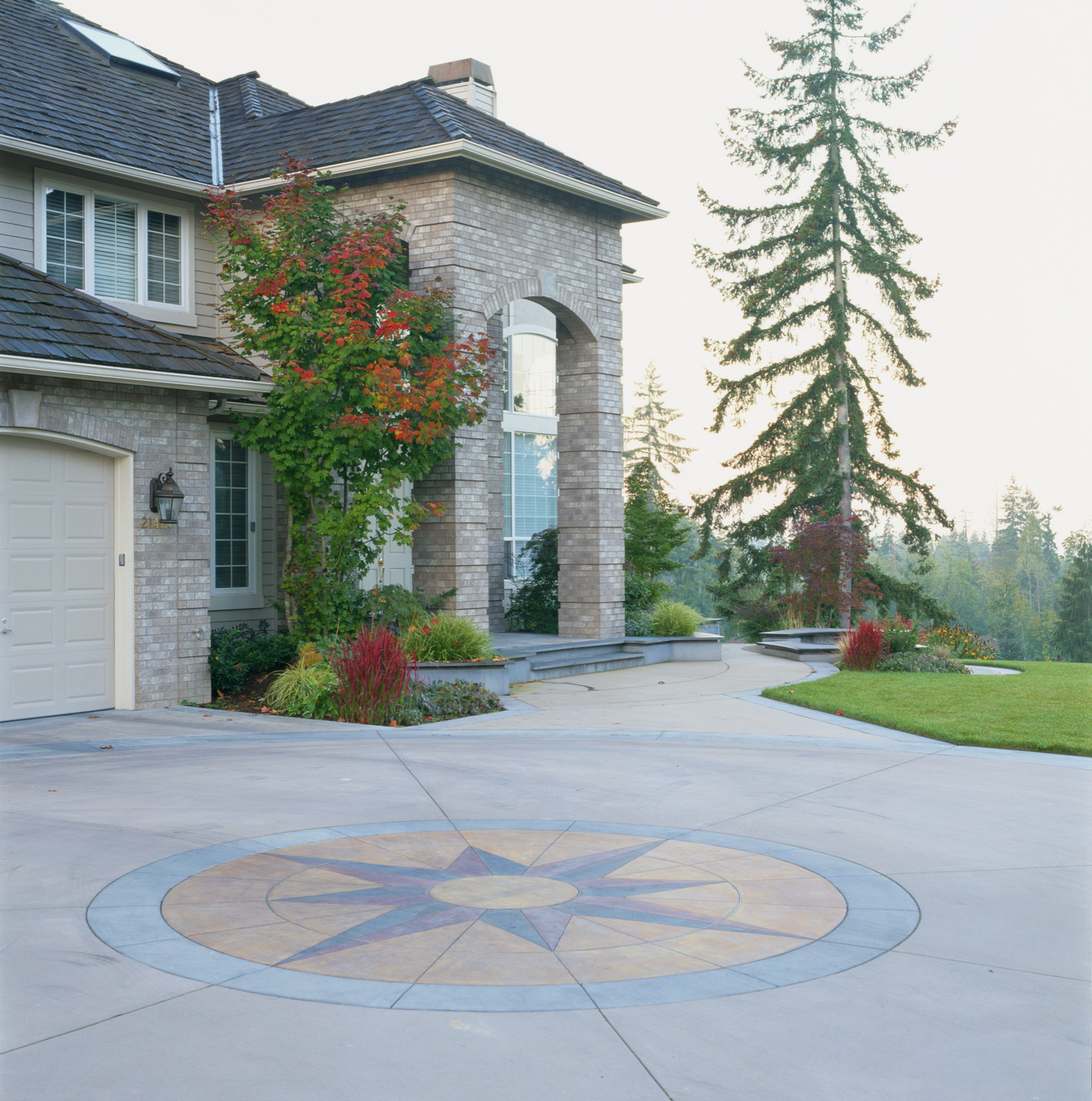Entry court with compass rose