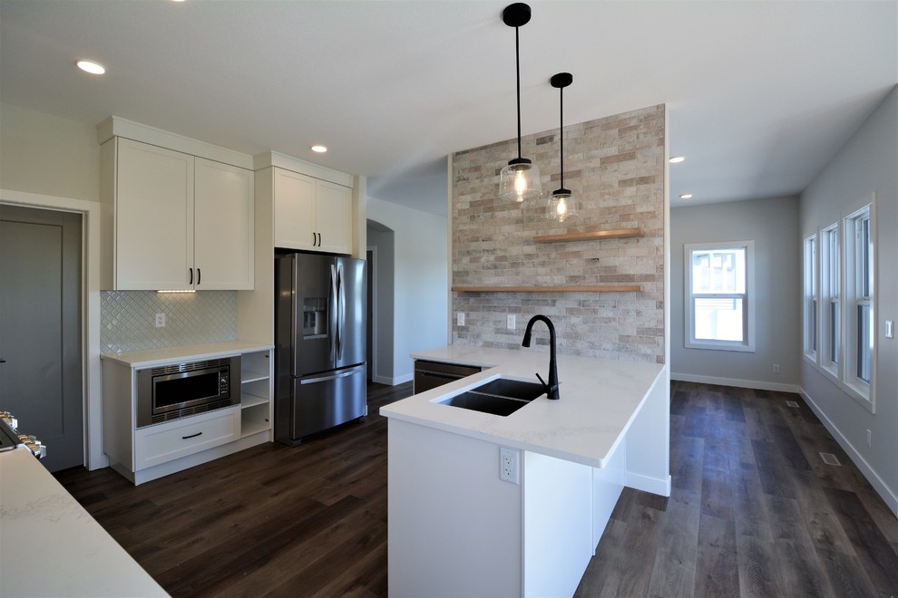 Transitional kitchen photo in Calgary