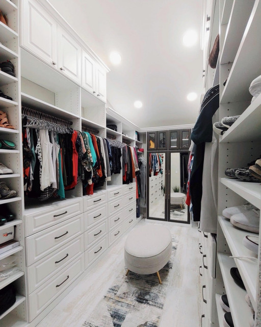 Custom Walk-in Closet Design - Kountry Kraft