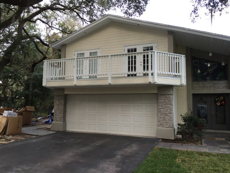 This is an example of a contemporary deck in Tampa.
