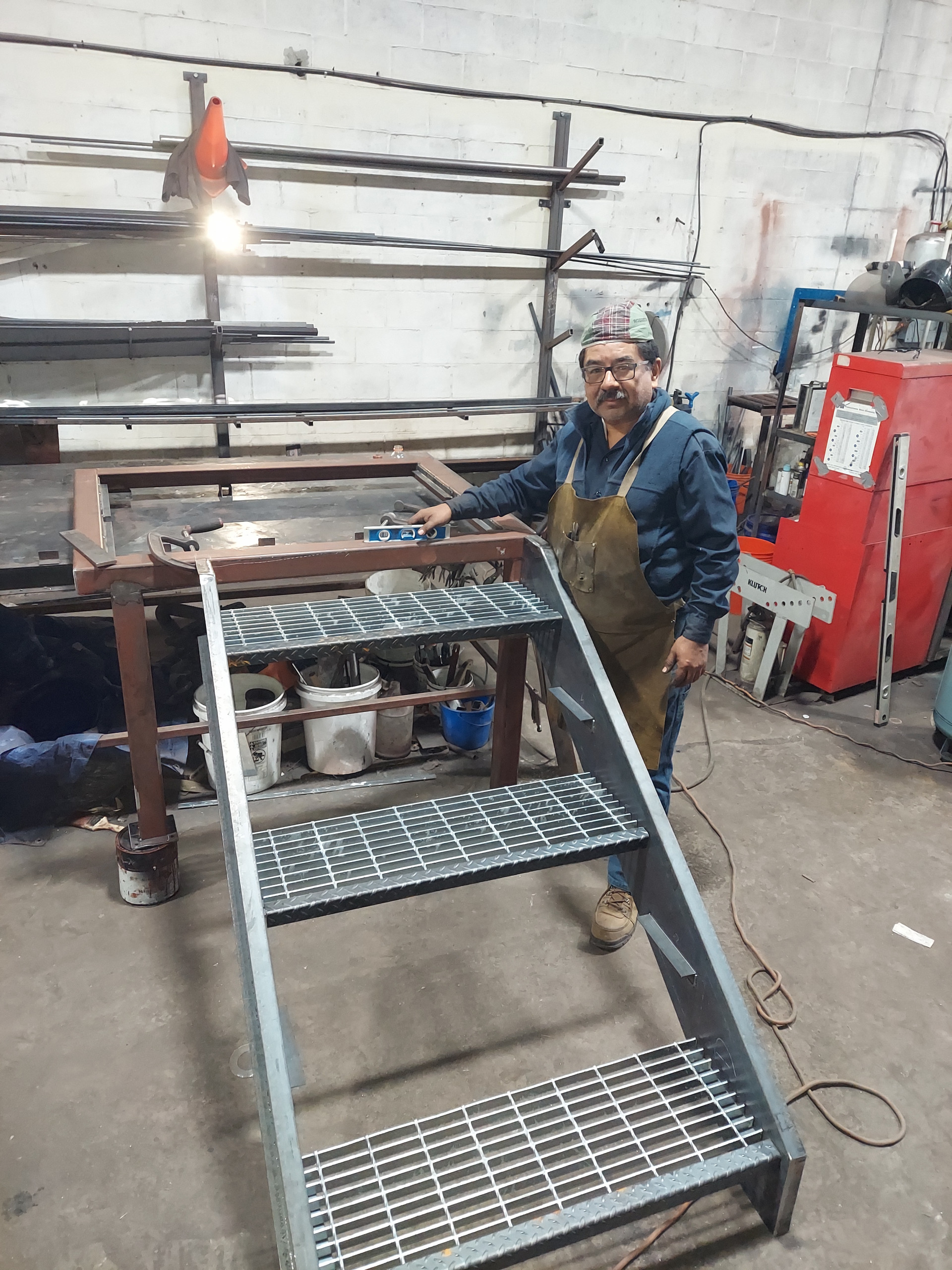 Replacing wooden stairs for steel