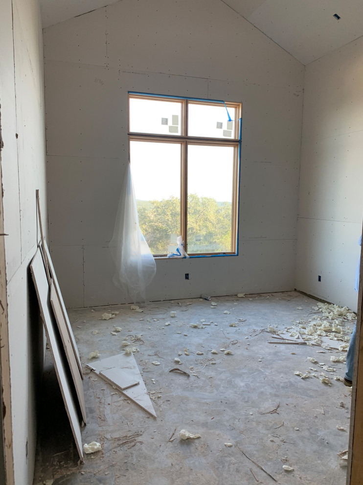 Transitional home design photo in Austin