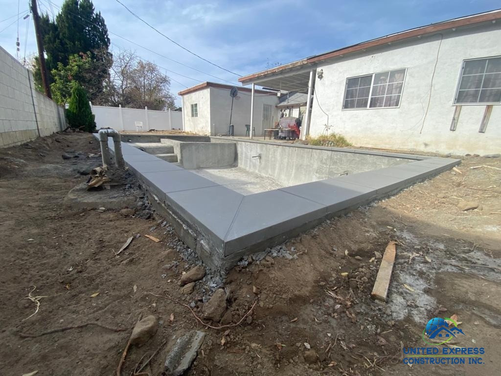 New Pool Construction & Deck
