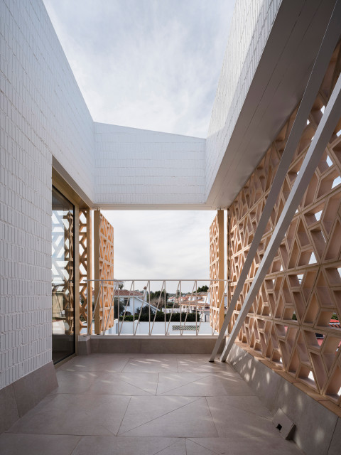 Casa Daoiz contemporary-deck