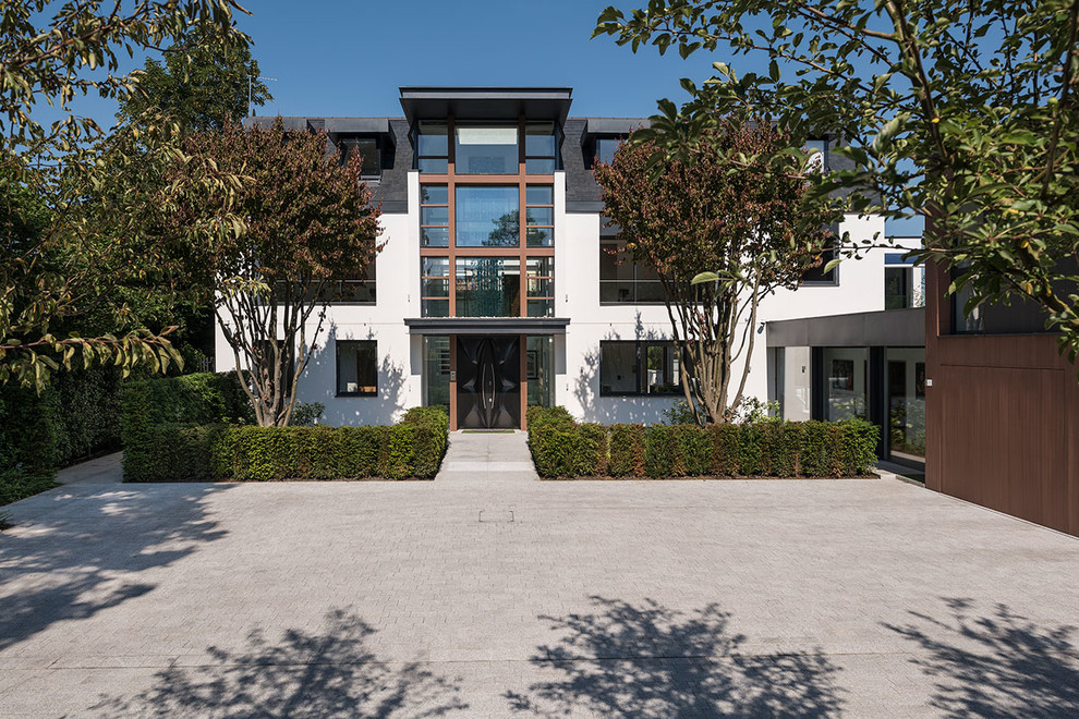 Photo of a contemporary house exterior in London.