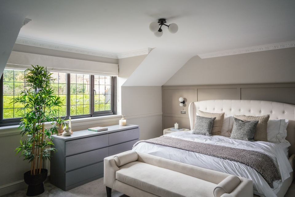 Elegant bedroom photo in London