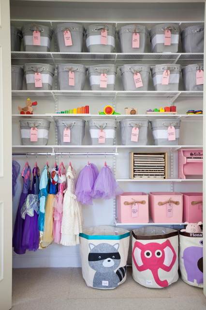 Transitional Closet nyklassisk-foervaring-och-garderob