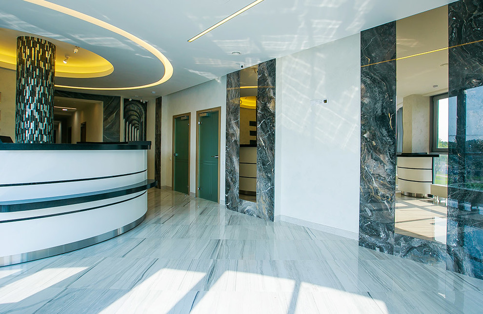 Ресепшен. Облицовка мрамором.