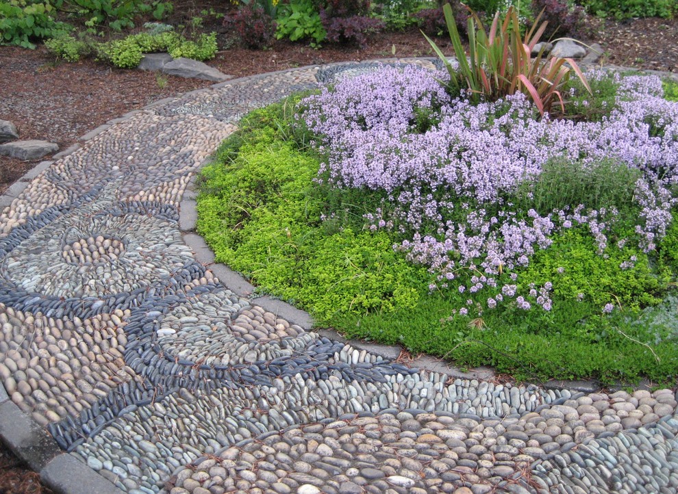 Inspiration for an asian garden in Portland.