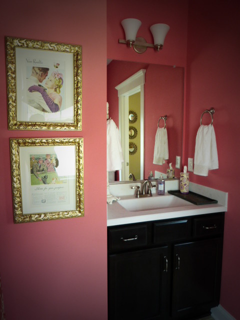 Traditional 3/4 bathroom in Richmond with recessed-panel cabinets, dark wood cabinets, marble benchtops and pink walls.